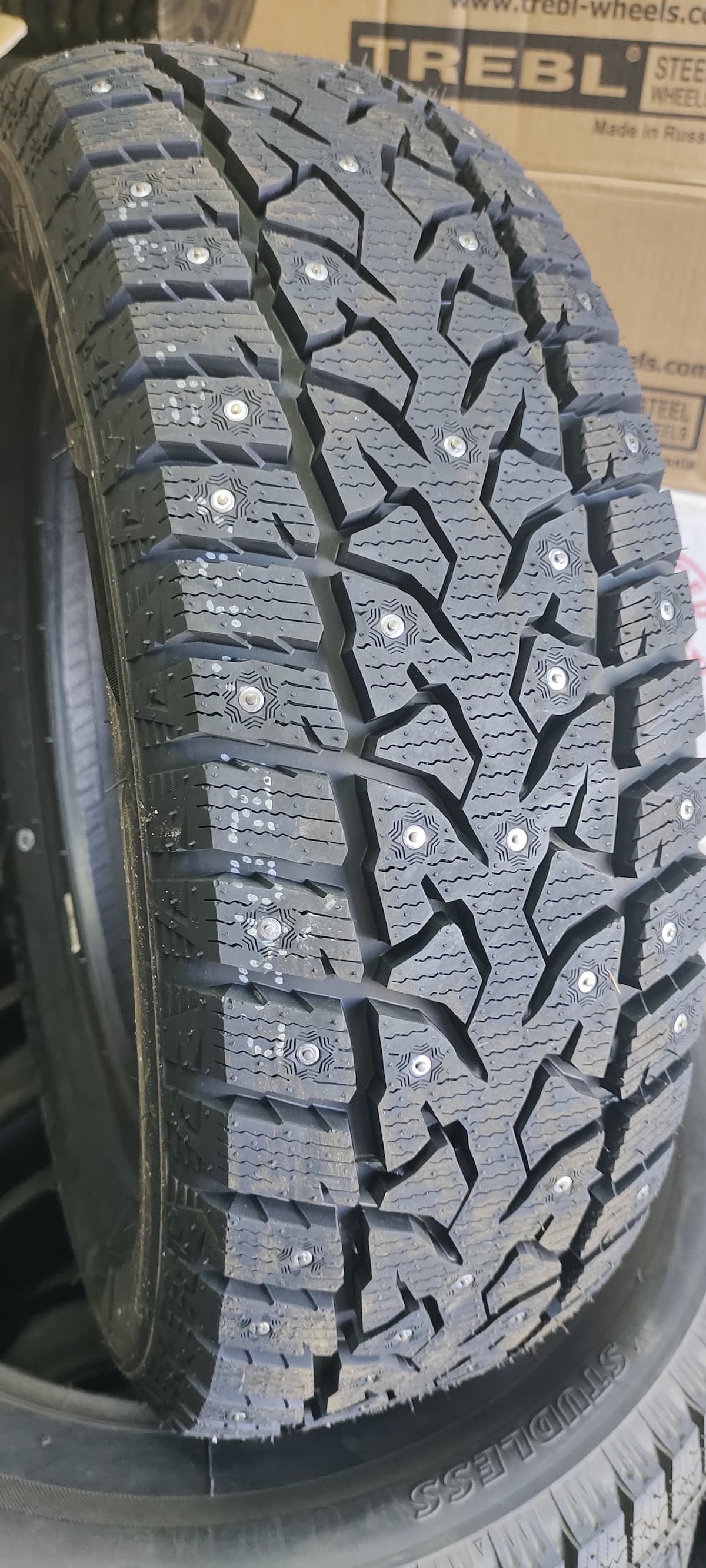 Aplus A703 275/55 R20 117T  Шип 