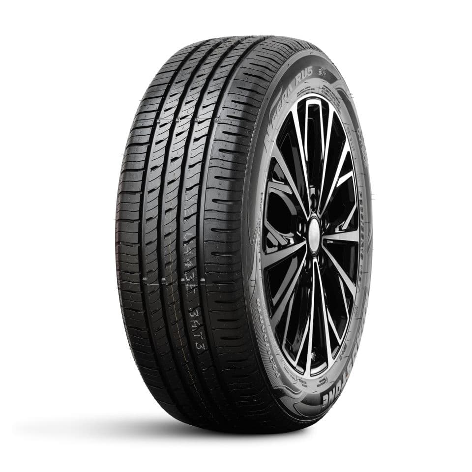 Roadstone Nfera RU5 235/60 R18XL 107V  